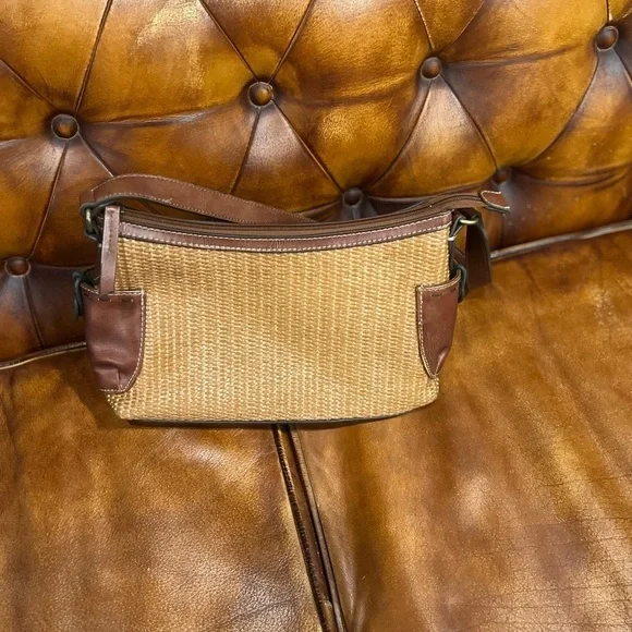 Madison Studio handbag in GUC - Picture 1 of 6